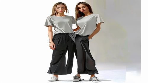 改造前：女性穿着宽松T恤与深色直筒裤，整体造型偏随意，缺乏层次感与美女性感气质